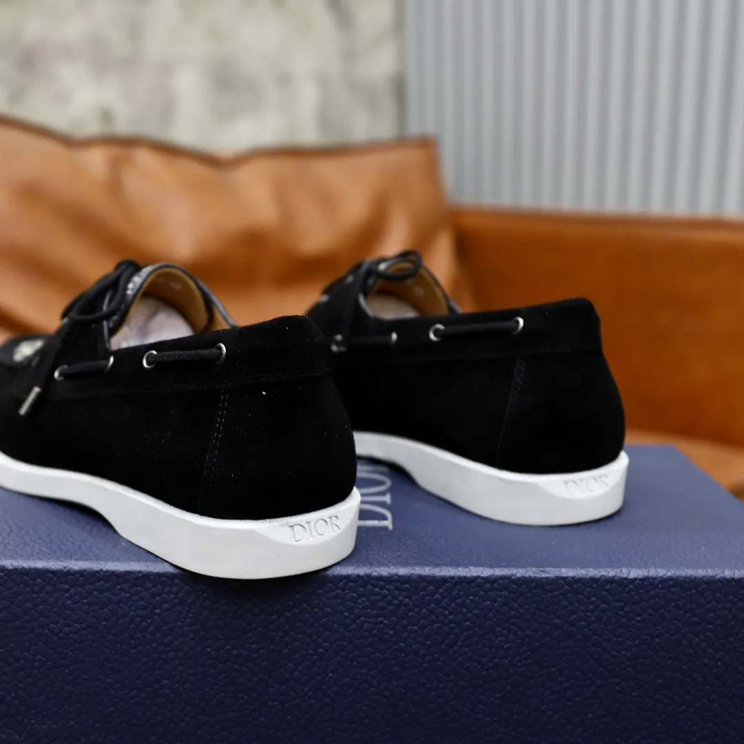 Ex-factory price: 540🙅‍♂️🙅‍♂️🙅‍♂️ Brand: Dior DIOR Standard code: Men's code 38/44 (45 can be customized) Grade: Same as the official website Material: Original cowhide stitching, cowhide lining, original TPU wear-resistant soft outsole Style categories: Leisure and sports version, footwear for driving, young fashion, European and American trends, British style Color: actual picture color